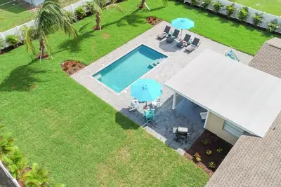 Image de Viva La Flamingo! 10 Min to Anna Maria, Heated Pool, Pet Friendly