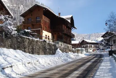 Image de Grand Chalet 8 Chambres Centre Morzine, Jacuzzi, 21 Personnes