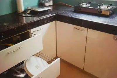 Image de Fully furnished apartment, located a stones throw away from city Center