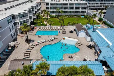Image de Oceanview w Resort like amenities in Prime Location │ 2 Pools+
