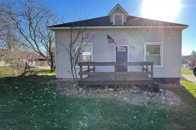 Image de Updated 5 Bedroom Walloon Lake Village Home! Walk to Walloon Lake!