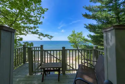 Image de Gebhard Chalet - Charming, private, beachfront chalet nestled in a wooded dune on Lake Michigan