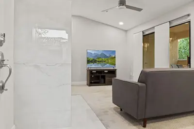 Image de Gorgeous Upgraded Scottsdale Condo