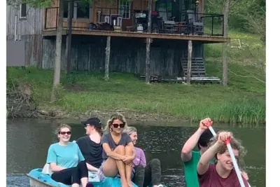 Image de The Honey Hut, Think of “ On Golden Pond`