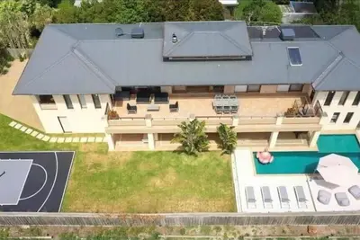 Image de Everything Portsea, location, views, pool, entertaining, fun! (sleeps 14)