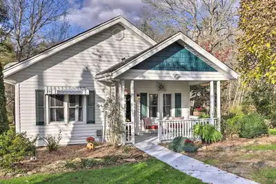 Image de Mtn Cottage w/ Fire Pit in Newland!