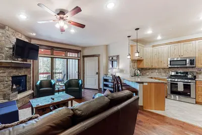 Image de Lovely lake home w/free Wifi/full kitchen/private balcony near Dillon Reservoir