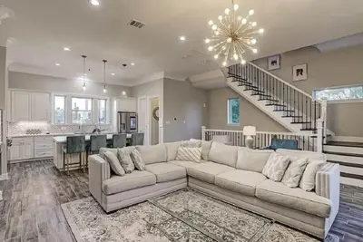 Image de Elegant 3 Bedroom Townhome Downtown