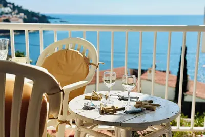Image de Magnifique Vue Sur La Mer, Situation IDÉALE Pour La RANDONNÉE, A 150m. De La Plage Et Des Rochers.