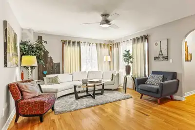 Image de Spacious Family Home w/ Garage Game Room & Office!