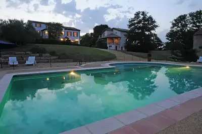 Image de Le Hameau Montplaisir, its 4 houses, 36 beds and 2 large swimming pools!