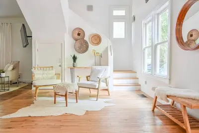 Image de This house is a 3 bedroom(s), 3. 5 bathrooms, located in Atlanta, Ga.