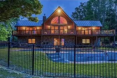 Image de Secluded Lake front log cabin home in Chautauqua County