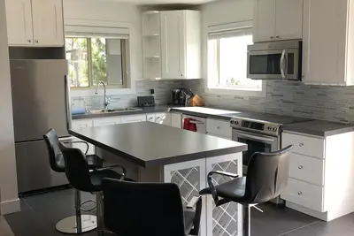 Image de Spacious Modern 2 Bedroom with Beautiful views and close to Wineries