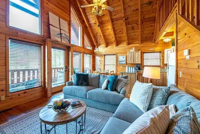 Image de Private & Cozy Mountain View Cabin~Hottub & 2Kings