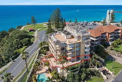Image de Orion 2 - Beachfront Rainbow Bay Coolangatta - All Linen Supplied - Min. 3 night stays year round!