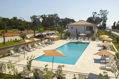 Image de Joli appartement avec climatisation, piscine, Wifi, Tv, balcon, animaux admis et vue panoramique