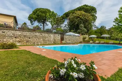 Image de Appartement dans une maison de vacances avec piscine privée, Wifi, terrasse, animaux admis, parking