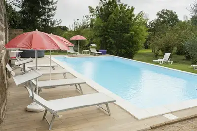 Image de Confortable appartement pour 9 personnes avec piscine, Wifi, Tv, animaux admis et parking