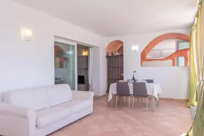Image de Joli appartement pour 4 personnes avec climatisation, bain à remous, Tv, terrasse et animaux admis