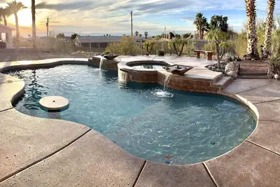Image de Havasu's Cozy Hide-Out with Lake & Mountain Views