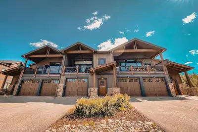 Image de Unit Close to Slopes, Gourmet Kitchen, Hot Tub