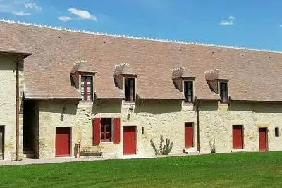 Image de Gîte familial au calme avec parc et jardin, pour 8 personnes, près d’un château historique