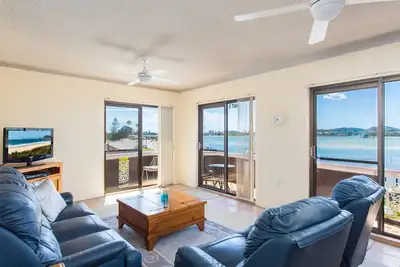 Image de Dolphin Place 05 over looking Sparkling Wallis Lake