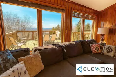 Image de Land's End 10 - Pet-Friendly Home, Close to slopes, Pet Friendly Home, Short Walk to The Village!