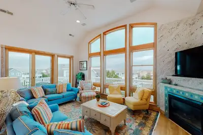 Image de Dog-friendly oceanside home in Corolla with private pool & hot tub