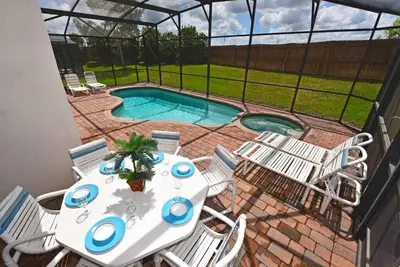 Image de 5 Bed High Grove Pool/Spa Game Room