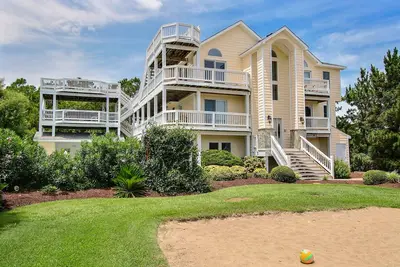 Image de Oceanside home In Corolla with heated pool, hot tub, & rec room