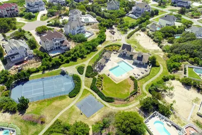 Image de Spacious oceanside home in a great location w/ private pool, hot tub, & rec room