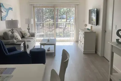 Image de Located on Venice Island - Totally Remodeled Condo - 4 Blocks to the beach/town