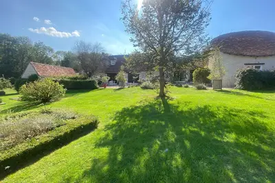 Image de Gîte de charme avec piscine au cœur de la Brenne, idéal pour nature et détente