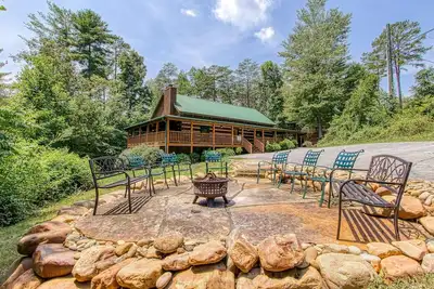 Image de 4 Bedrooms Near Pigeon Forge-Hot Tub-Sleep 12!