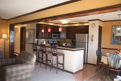 Image de Updated Snowshoe Condo