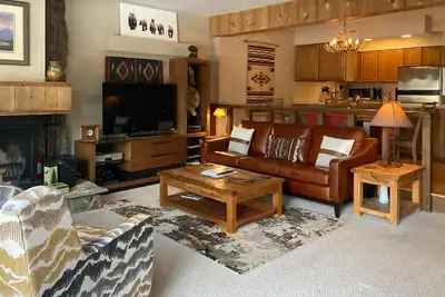 Image de Amazing country getaway with deck & mountain views