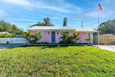 Image de Water Slide & Pool ** Sugar Shack**