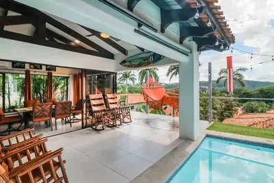 Image de Modern villa with private pool, gas grill, internet & beach access