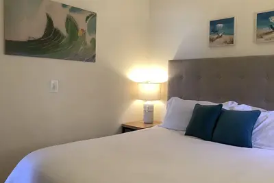 Image de Beautiful, Family Friendly 2 Br 2Ba Across Street From Beach.