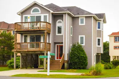 Image de Terrific Dog-Friendly Soundside Home w/ a Private Pool, Hot Tub, & Beach Access