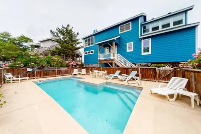 Image de Partial ocean-view home in Corolla with private pool & hot tub