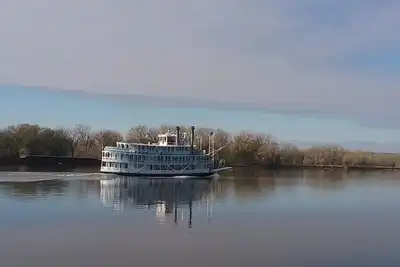 Image de Mississippi Riverfront Relaxation