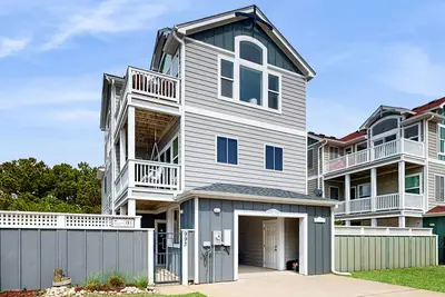 Image de Oceanside home In Corolla w/hot tub, rec room & community pool