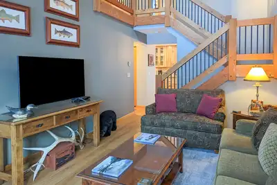 Image de Spacious condo in the heart of Jackson w/deck, gas grill and outdoor dining area