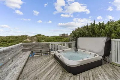 Image de Oceanfront house with private pool, hot tub, & rec room with pool table