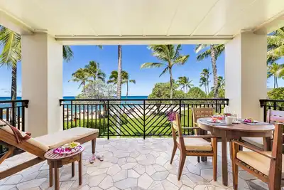 Image de Holiday Sale! Turtle Bay Villas 201 by Gather: Beachfront w/ Shared Pool, Spa/Ac