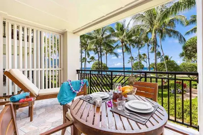 Image de Holiday Sale! Turtle Bay Villas 205 by Gather: Beachfront w/ Pool/Spa/Lanai