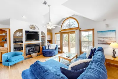 Image de Oceanside In Corolla w/ Private Pool, Hot Tub, & Rec Room - Dog-Friendly